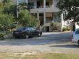 Seline, Paklenica, Parkeerplaats 6528 - Appartementen near sea with pebble beach.