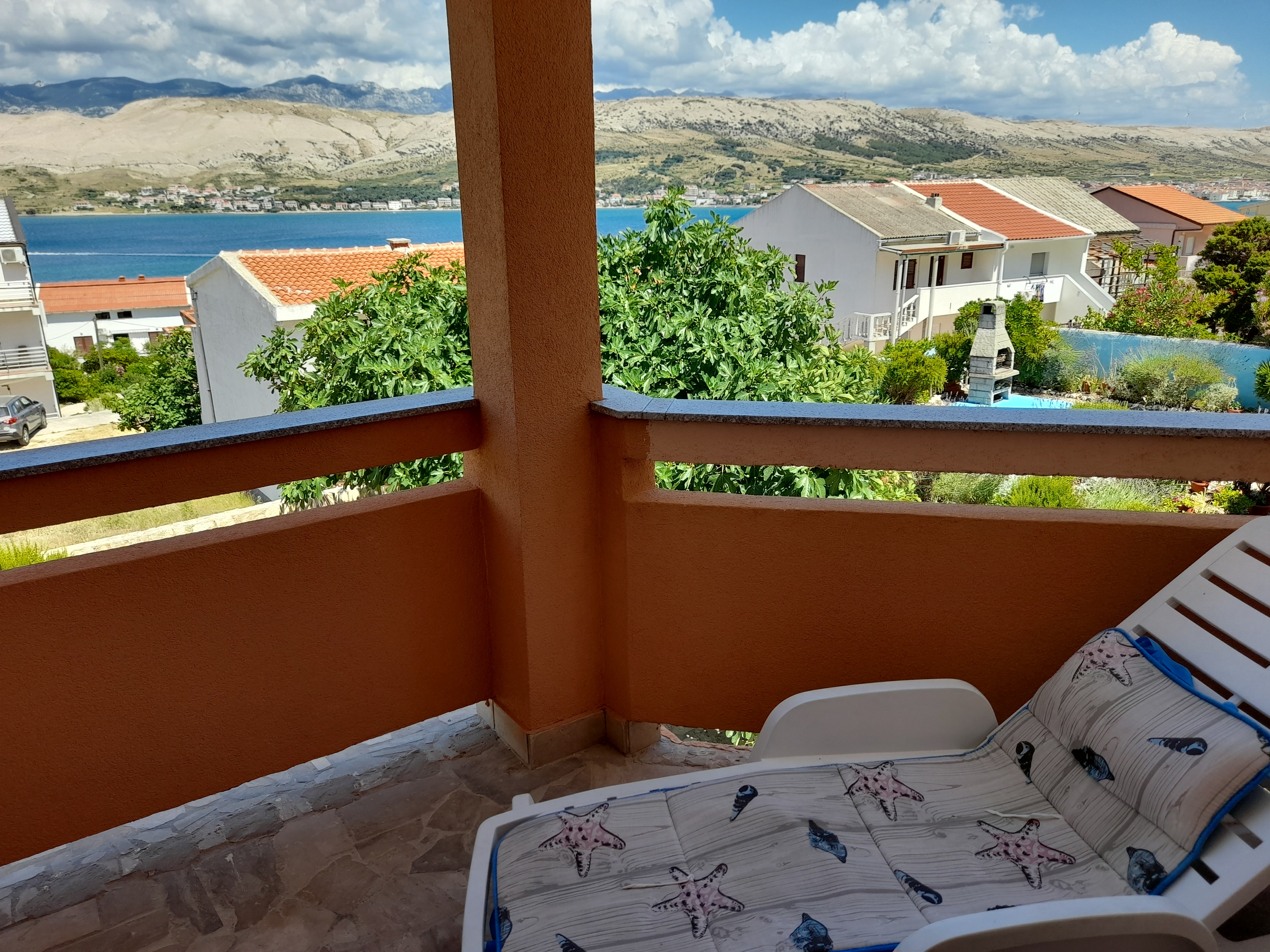 Two bedroom apartment with terrace and sea view Pag  A-b