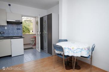 Dining room Pag, Dining room in the studio-apartment, dopusteni kucni ljubimci.