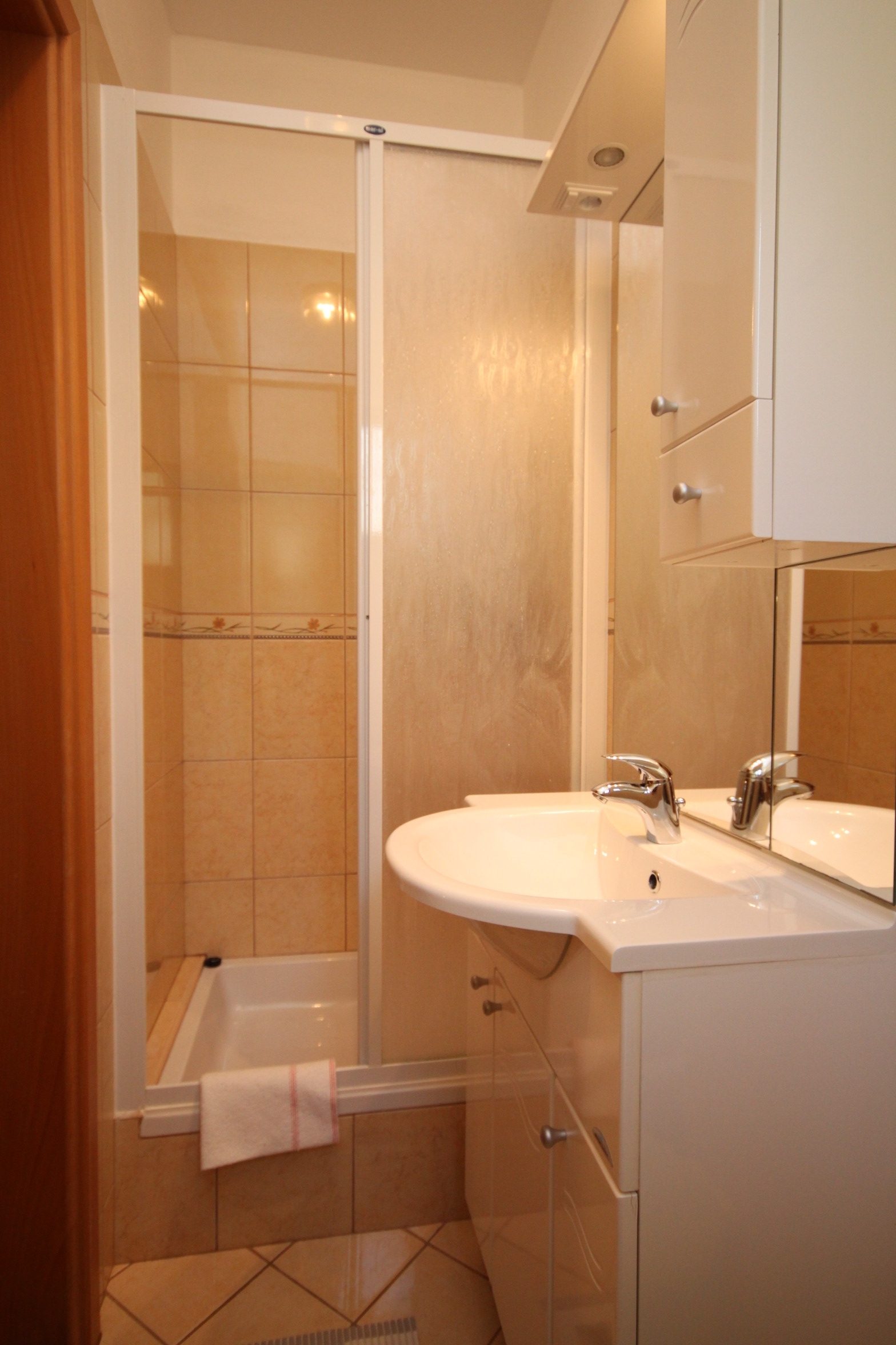 Three bedroom apartment near beach Seline, Paklenica  A-a