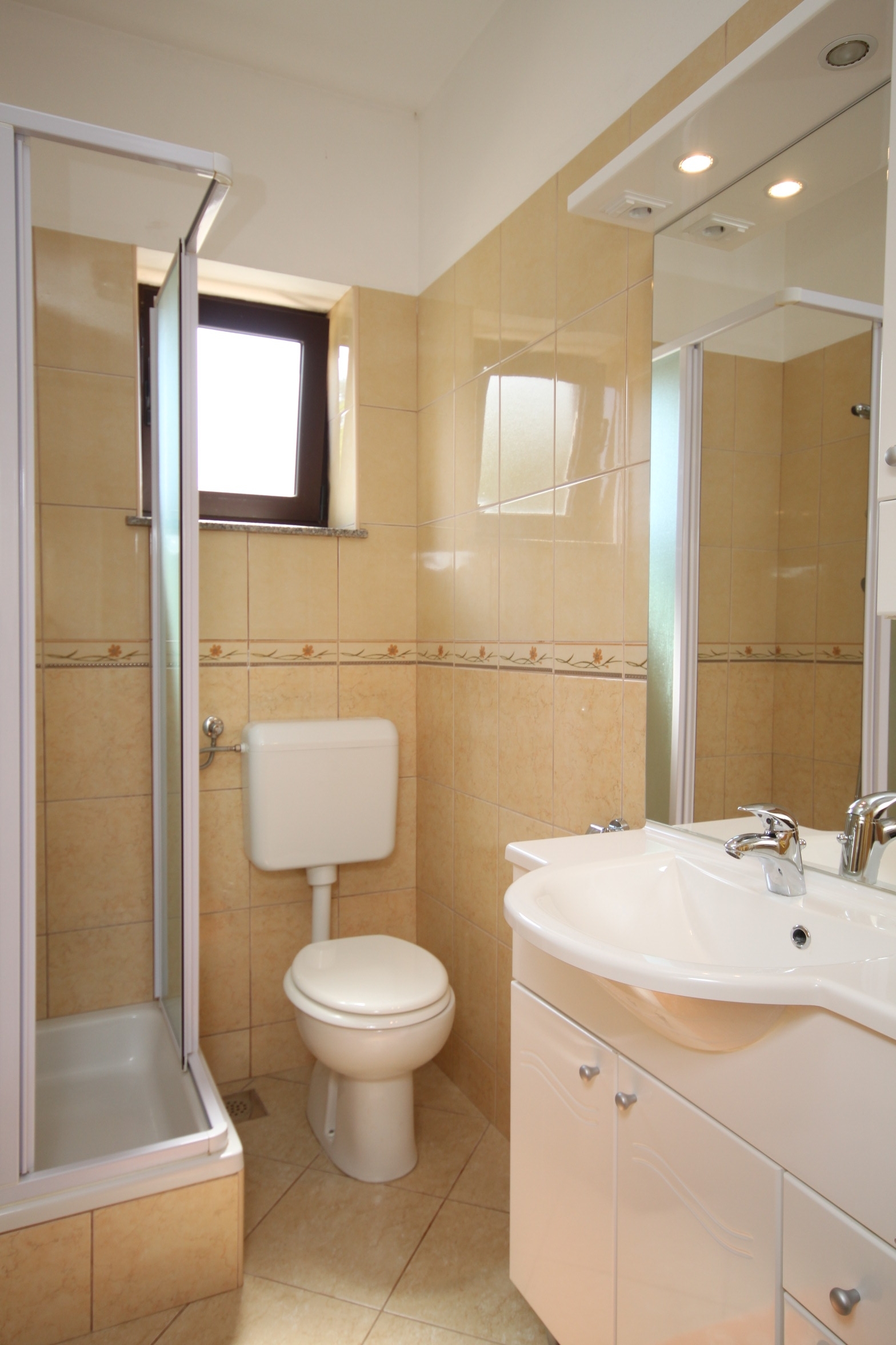 Three bedroom apartment near beach Seline, Paklenica  A-a