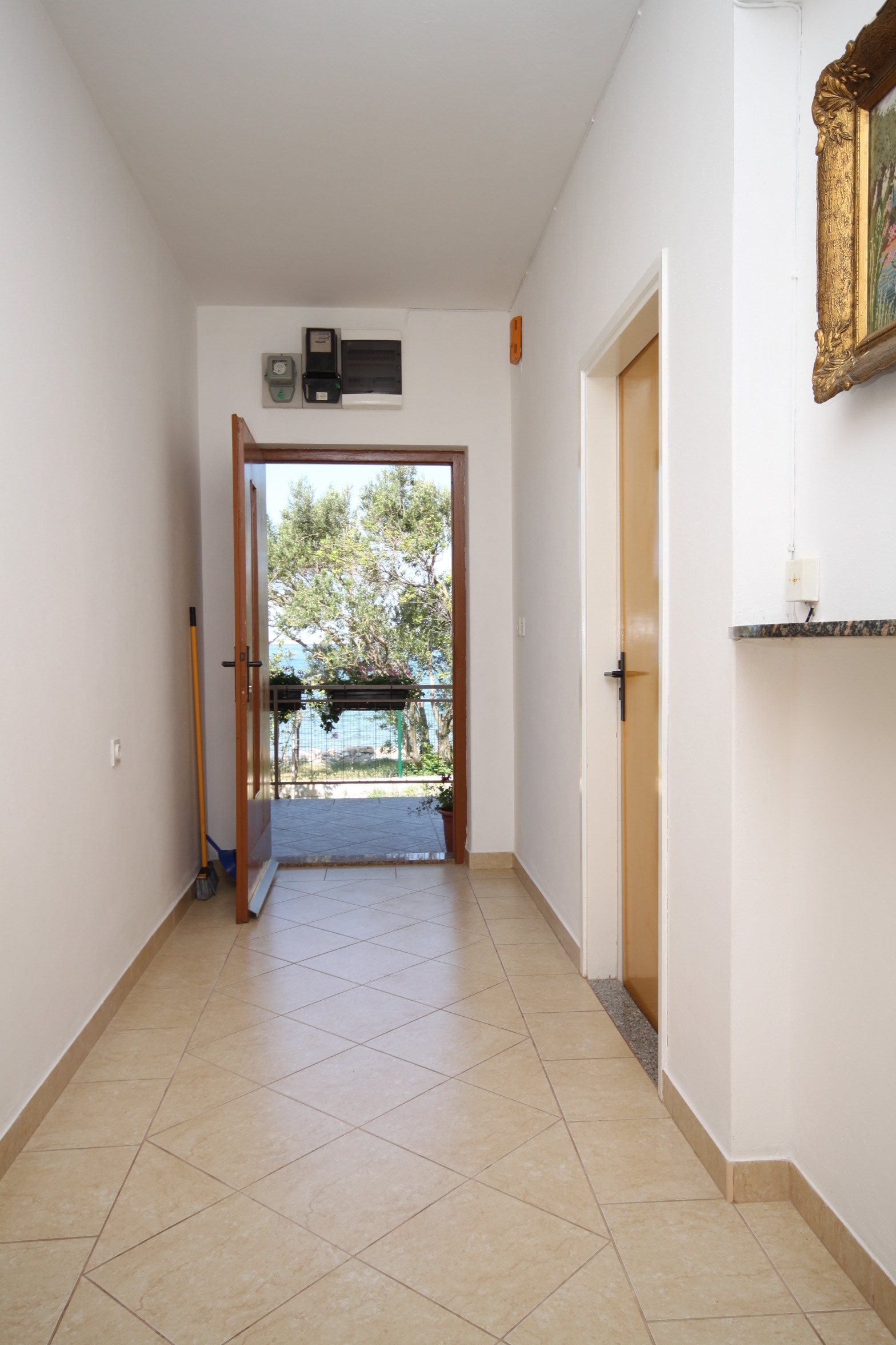 Three bedroom apartment near beach Seline, Paklenica  A-a
