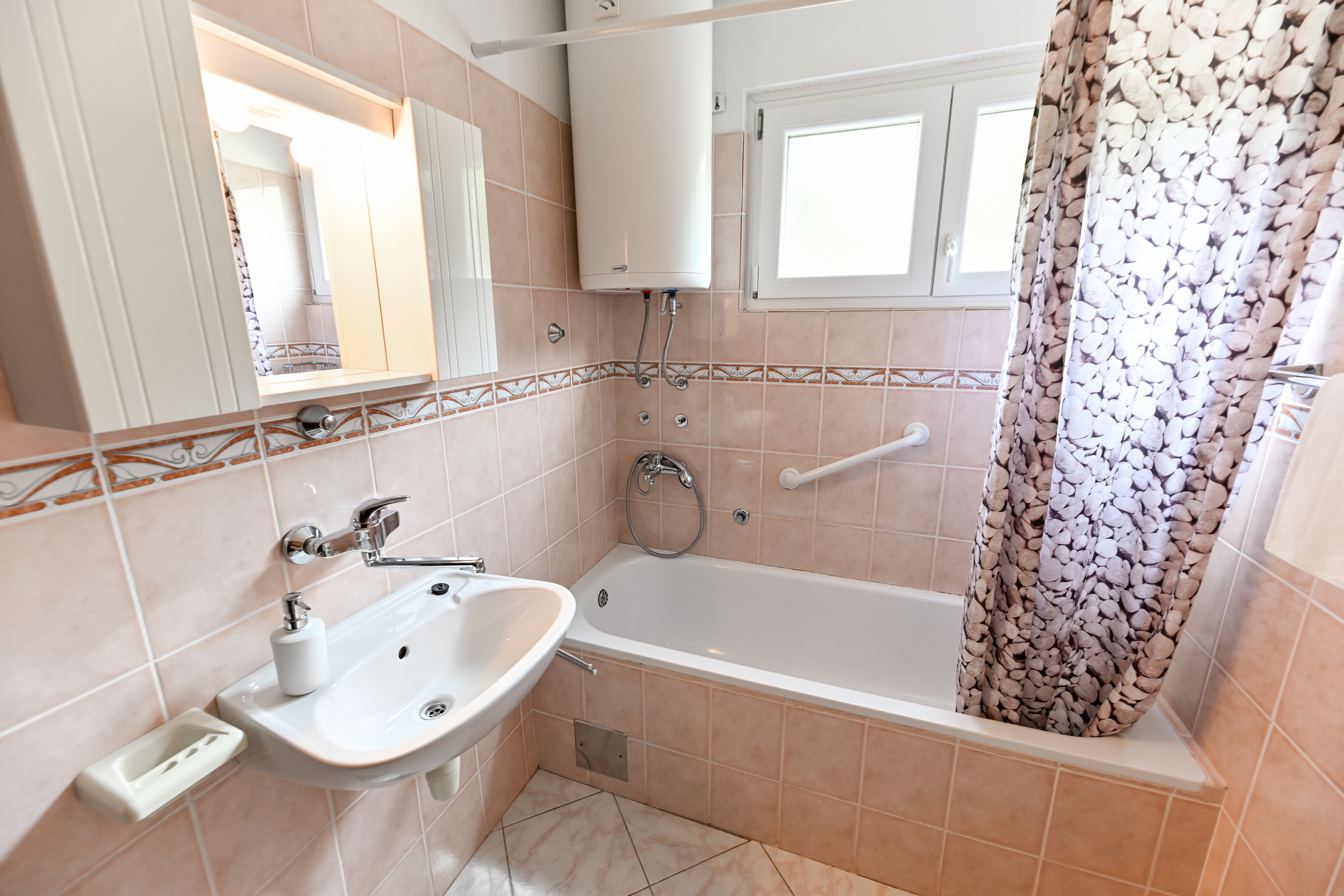 Two bedroom apartment near beach Seline, Paklenica  A-a
