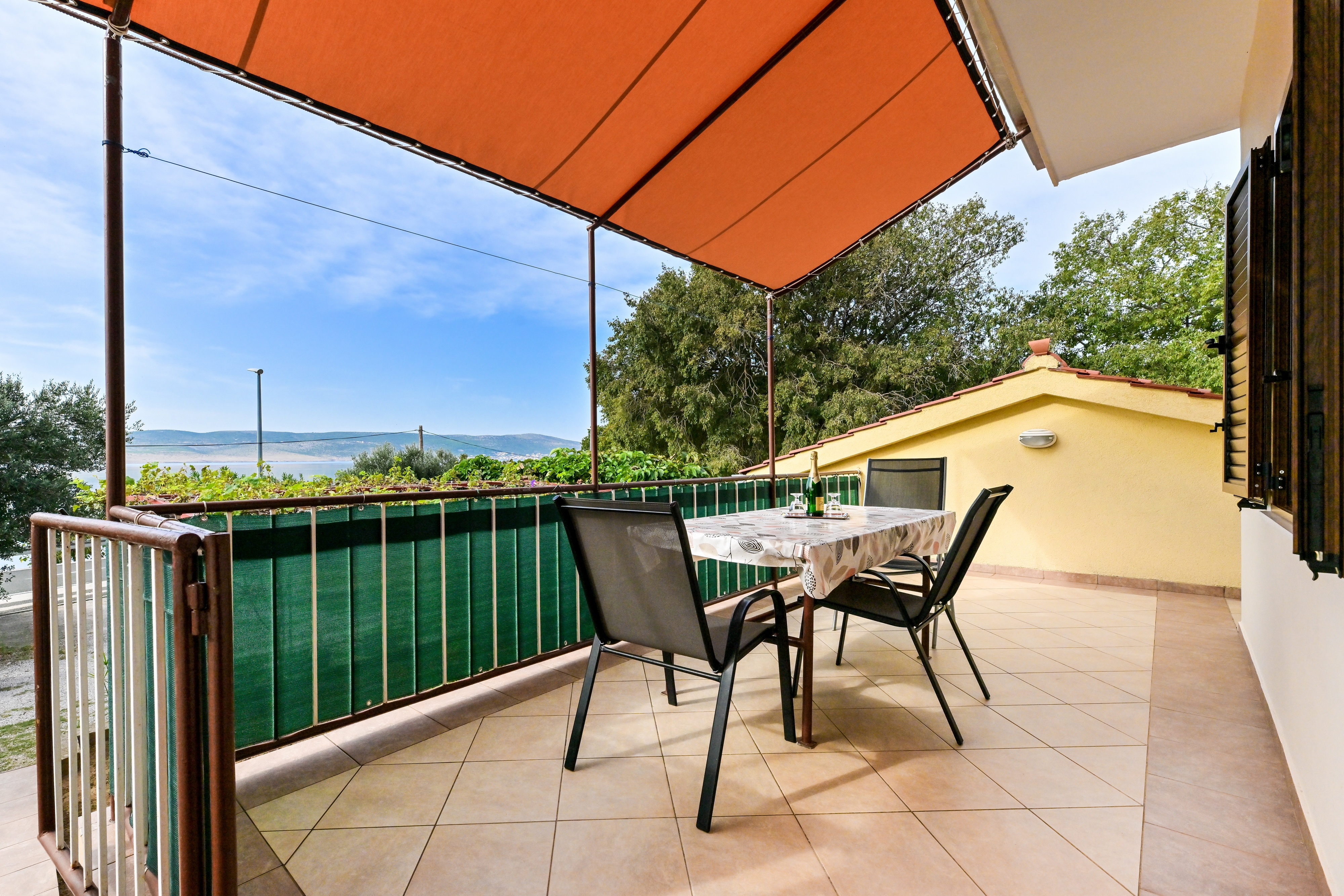 Two bedroom apartment near beach Seline, Paklenica  A-b