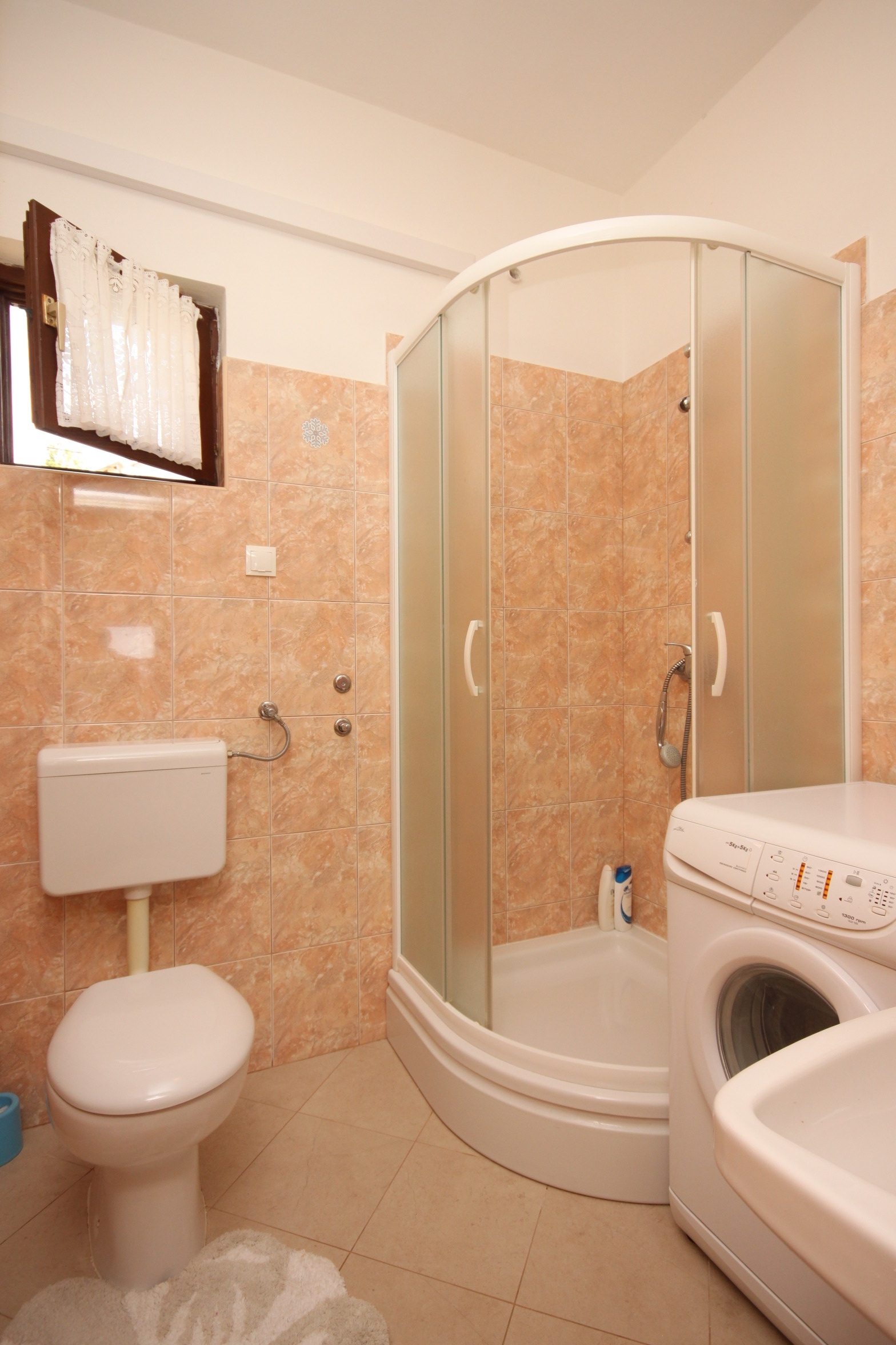 Three bedroom apartment with terrace and sea view Maslenica, Novigrad  A-a