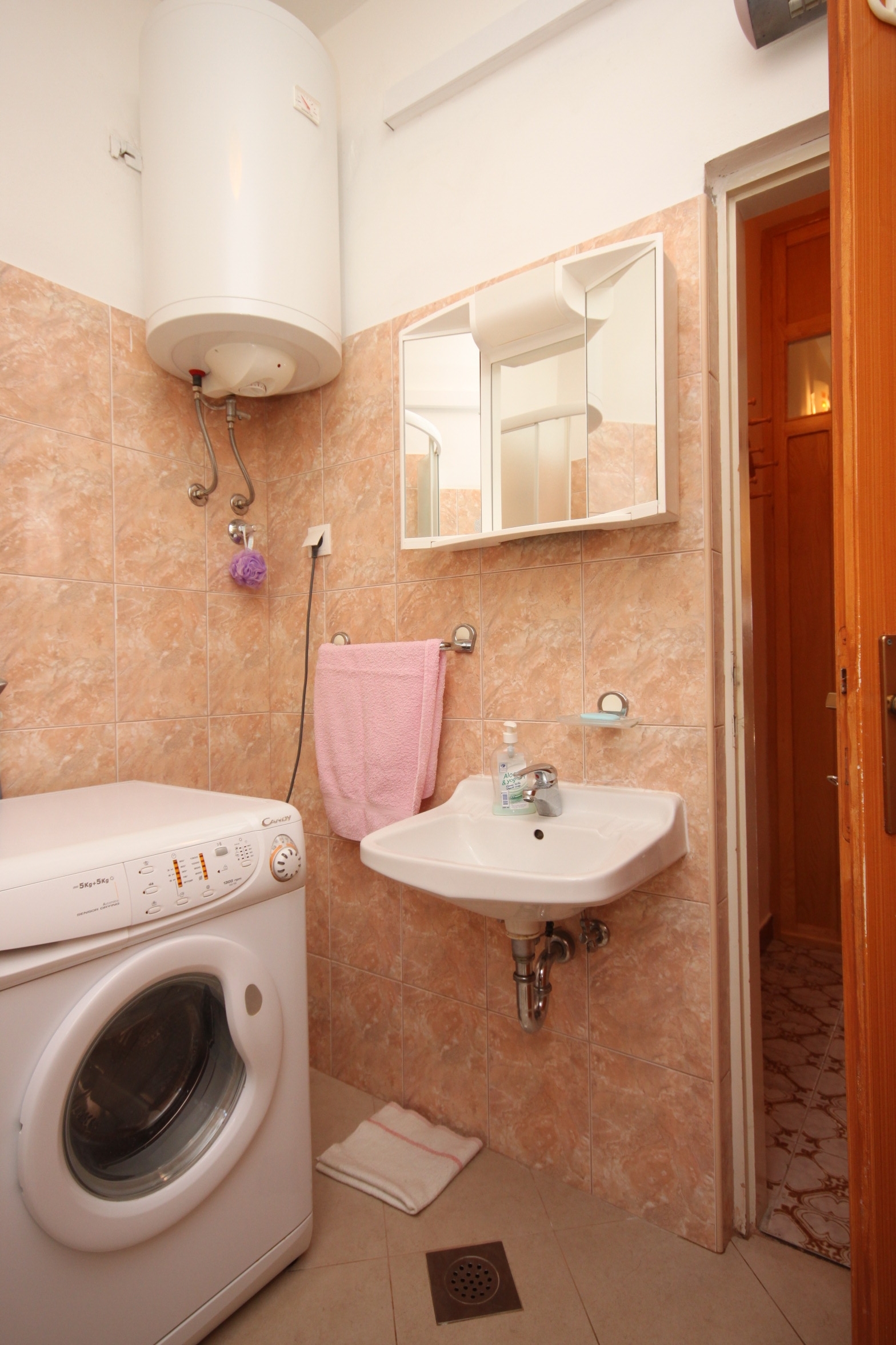 Three bedroom apartment with terrace and sea view Maslenica, Novigrad  A-a