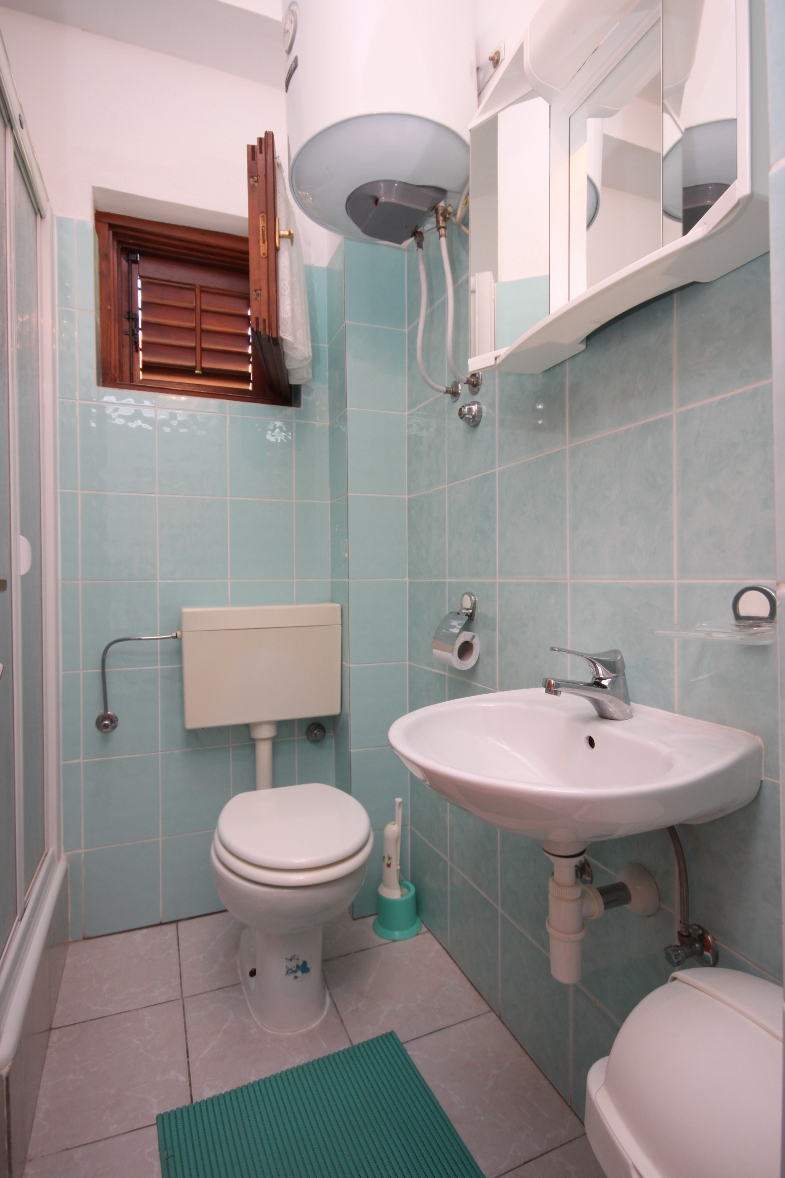 Three bedroom apartment with terrace and sea view Maslenica, Novigrad  A-a