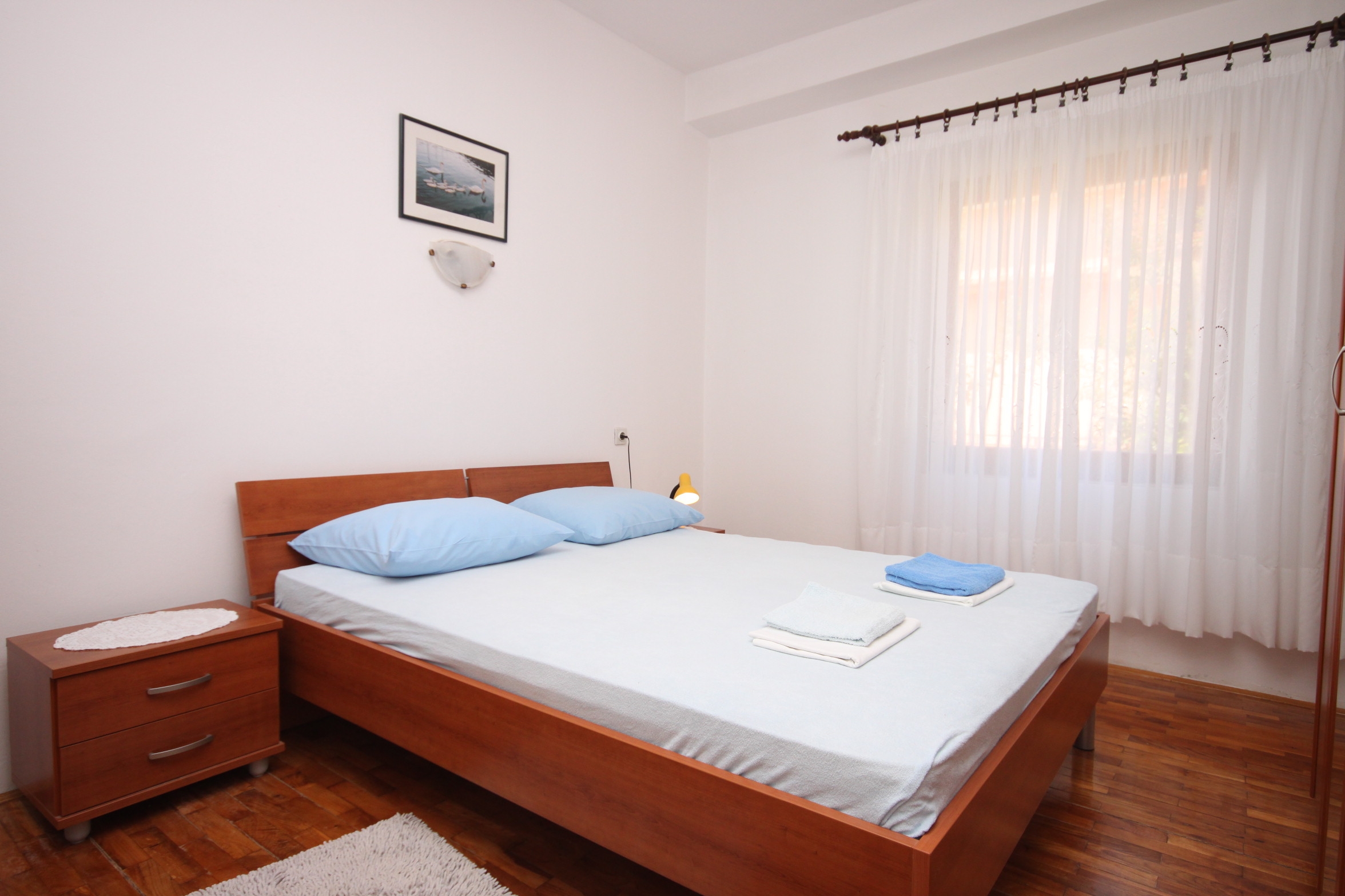 Three bedroom apartment with terrace and sea view Maslenica, Novigrad  A-a