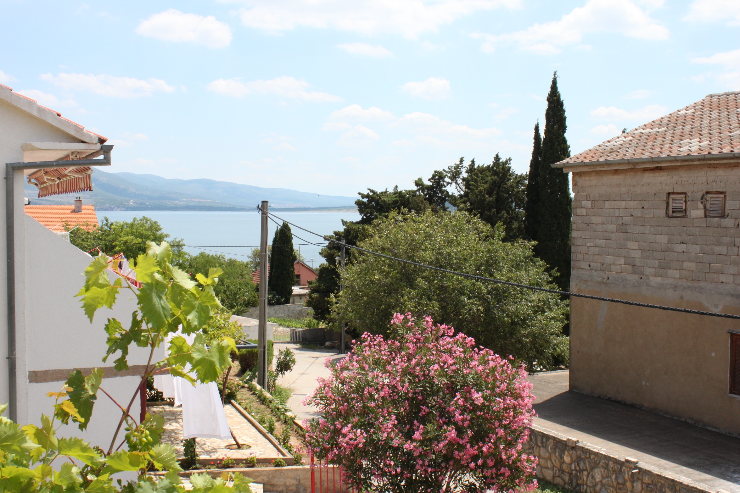 Three bedroom apartment with terrace and sea view Maslenica, Novigrad  A-a