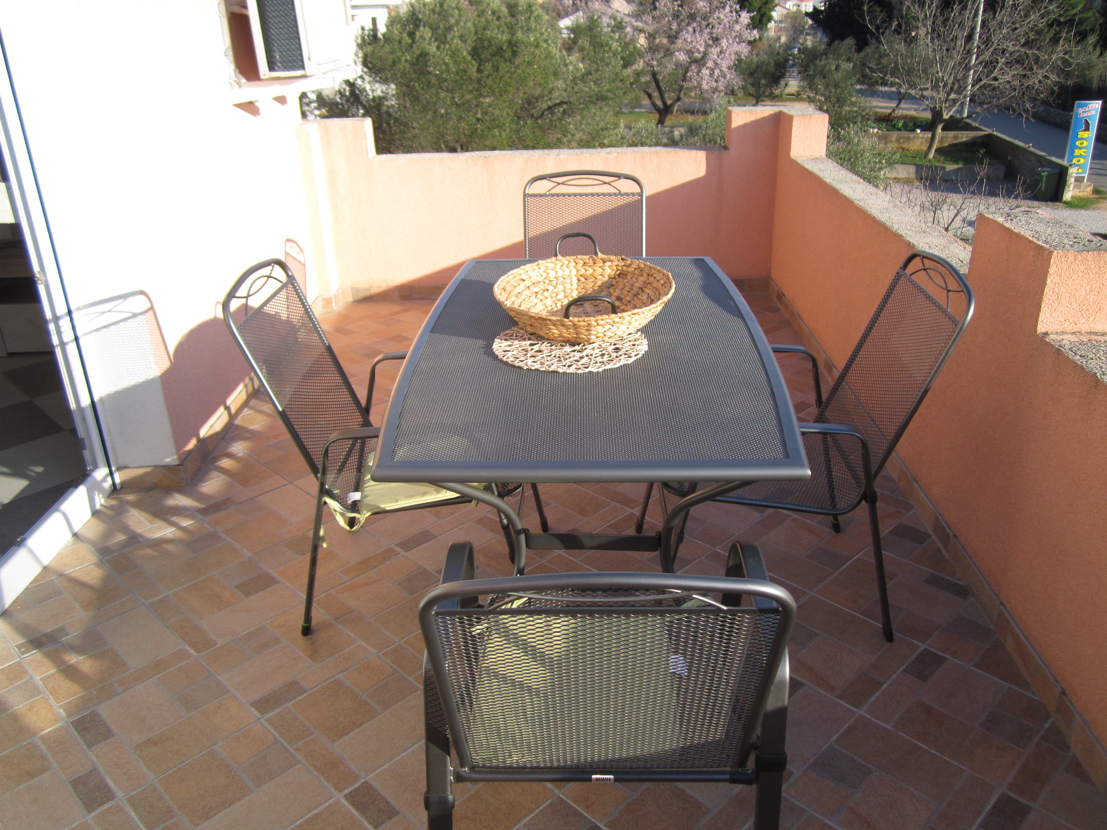 Two bedroom apartment with terrace and sea view Maslenica, Novigrad  A-d