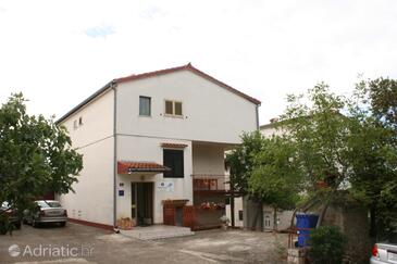 Property Starigrad, Paklenica, Property 6579 - Apartments near sea with pebble beach.