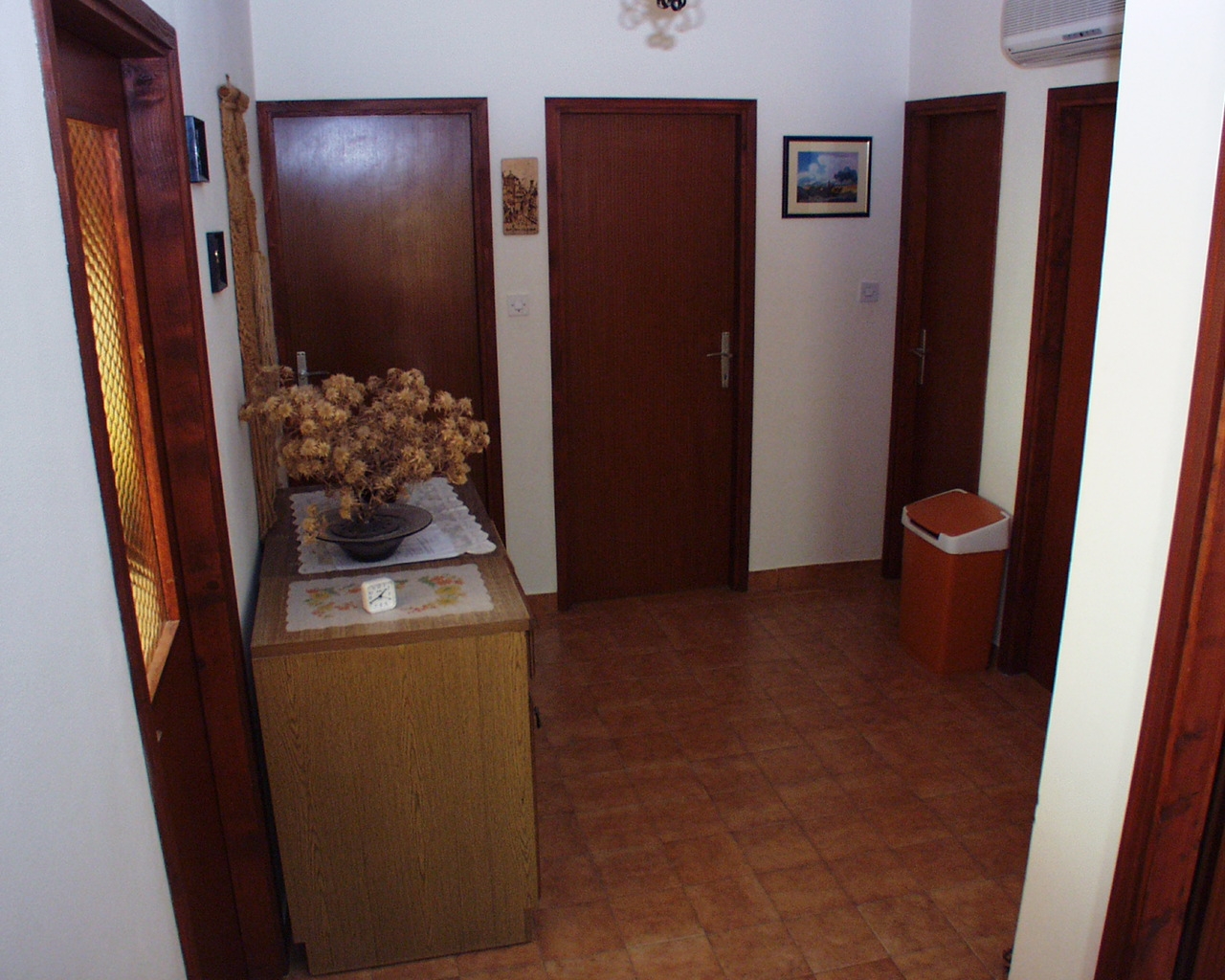 Three bedroom apartment near beach Pisak, Omiš  A-a