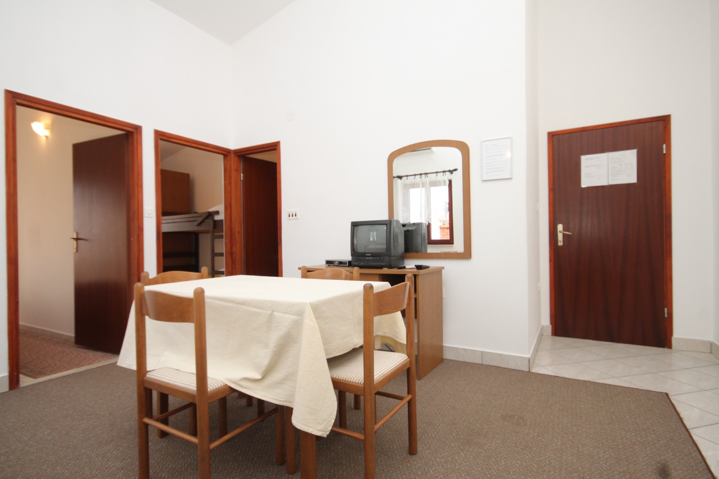 Two bedroom apartment near beach Pisak, Omiš (A-658-b) Two bedroom apartment near beach Pisak, Omiš (A-658-b)
