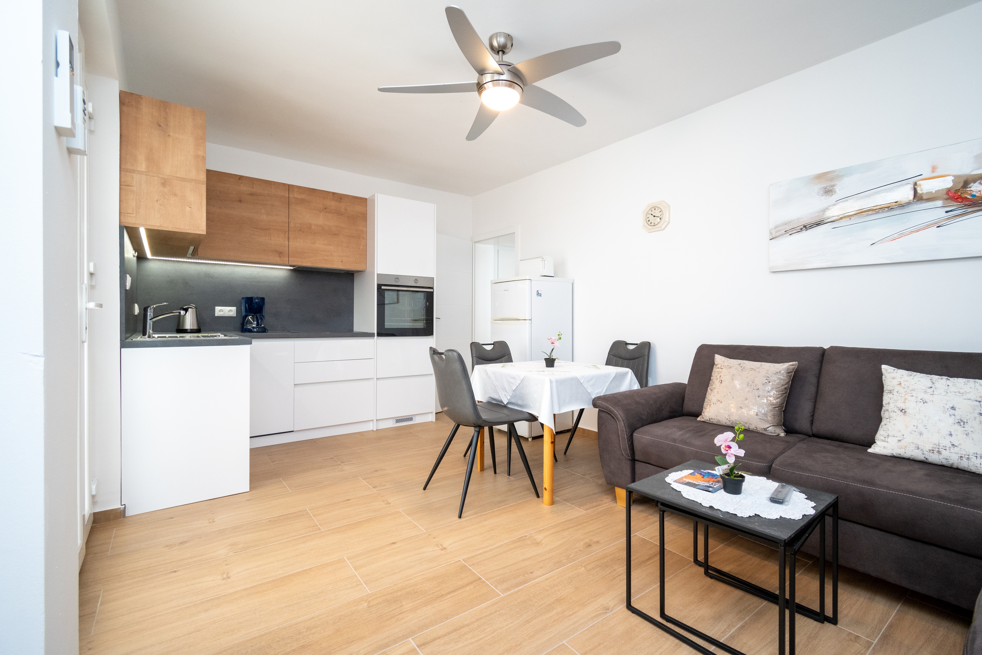 One bedroom apartment with terrace Starigrad, Paklenica  A-a