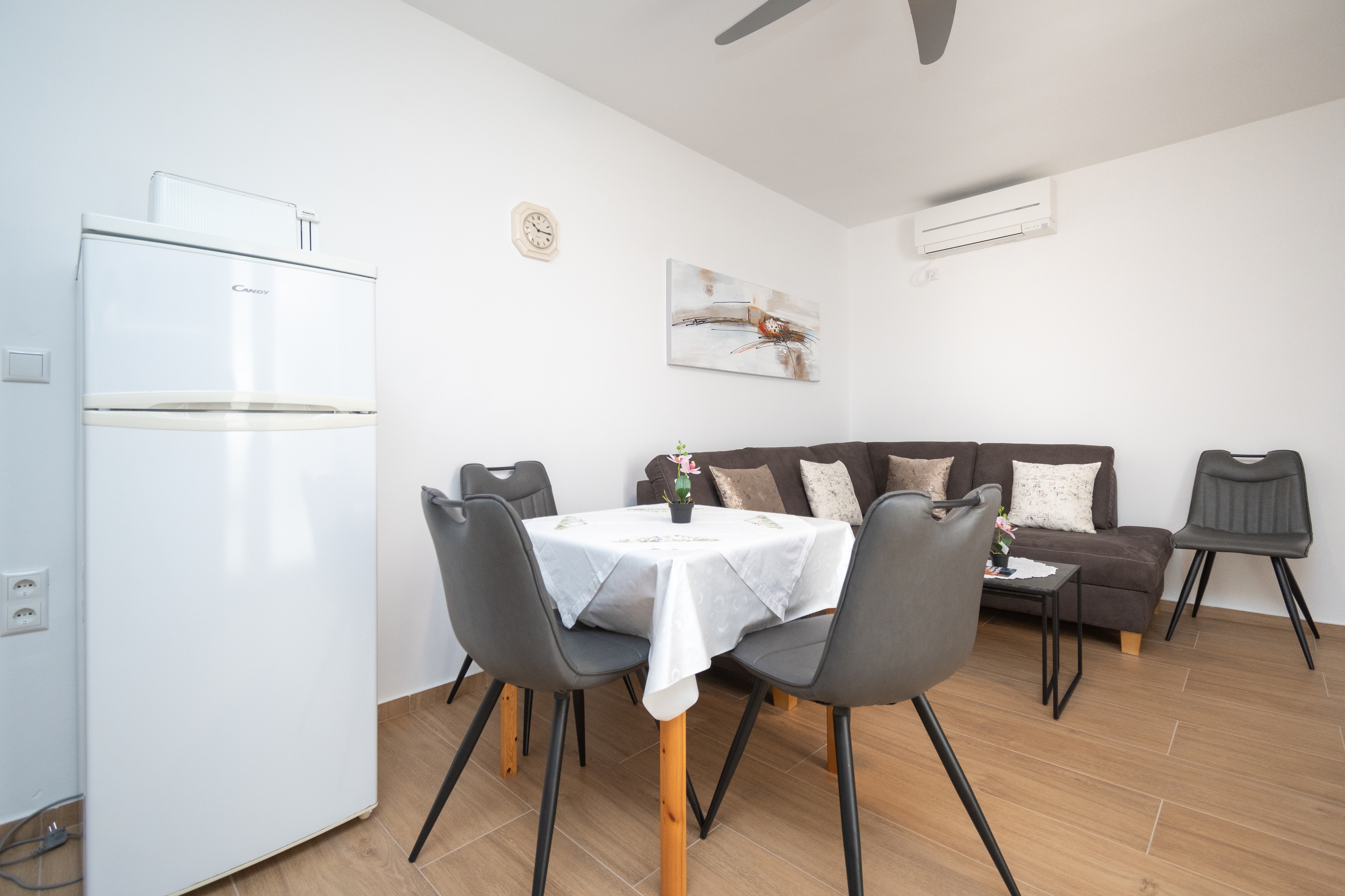 One bedroom apartment with terrace Starigrad, Paklenica  A-a
