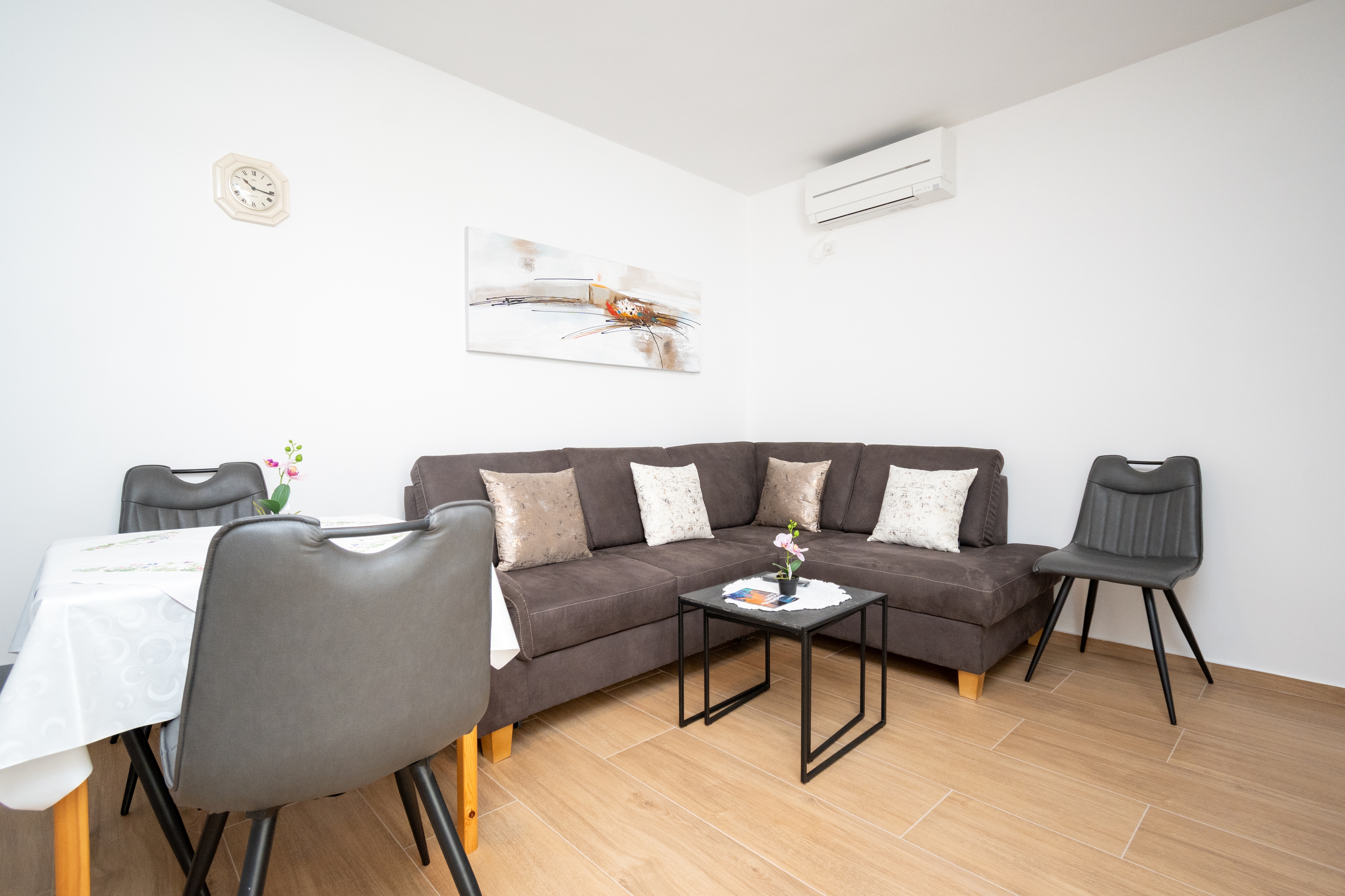 One bedroom apartment with terrace Starigrad, Paklenica  A-a