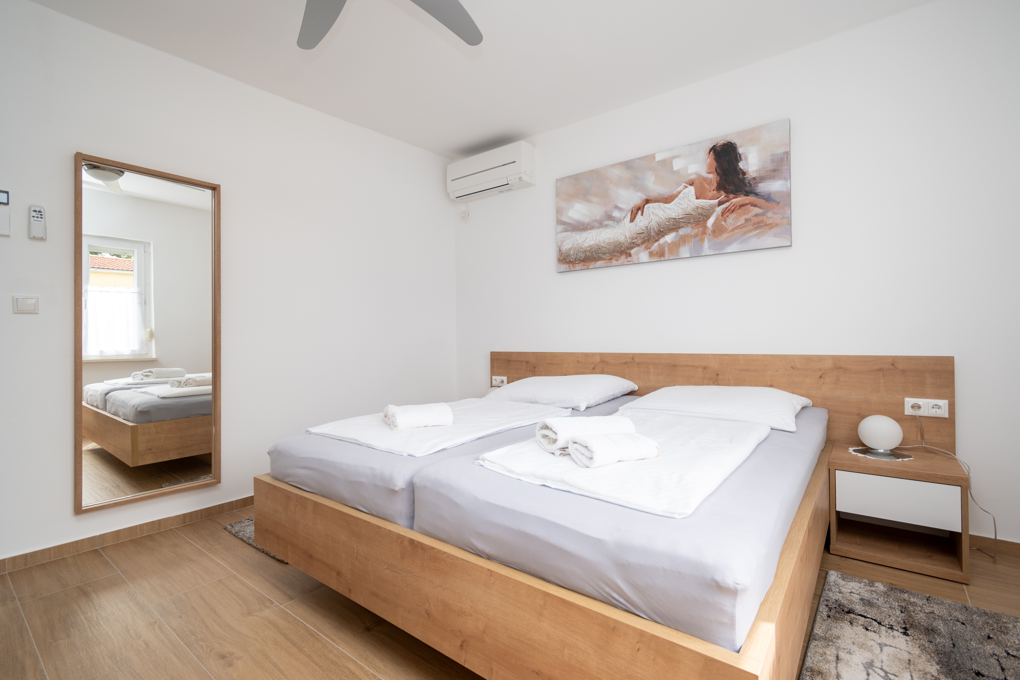 Two bedroom apartment with terrace Starigrad, Paklenica  A-b