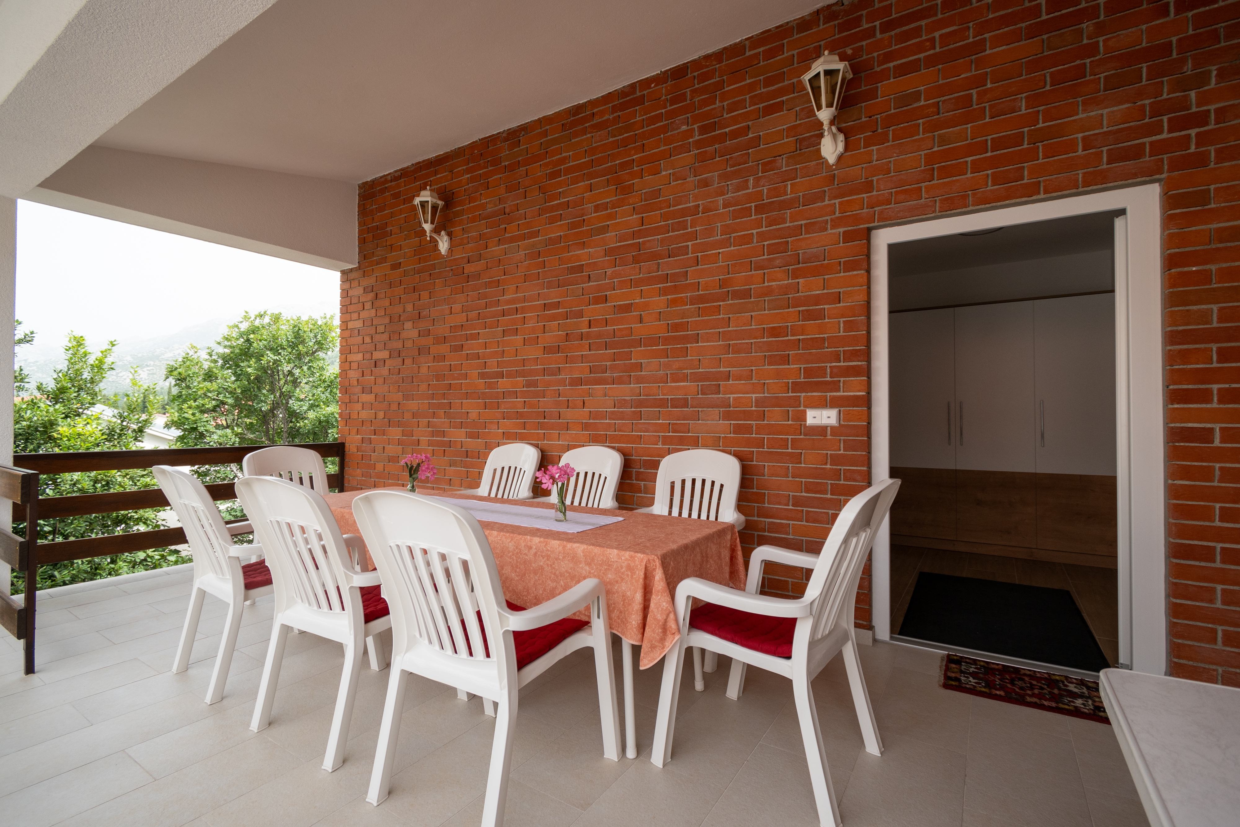 Two bedroom apartment with terrace Starigrad, Paklenica  A-b