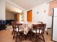 Starigrad, Jídelna v ubytování typu apartment, WiFi.