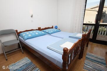 Bedroom Starigrad, Bedroom in the room, dostupna klima i WIFI.
