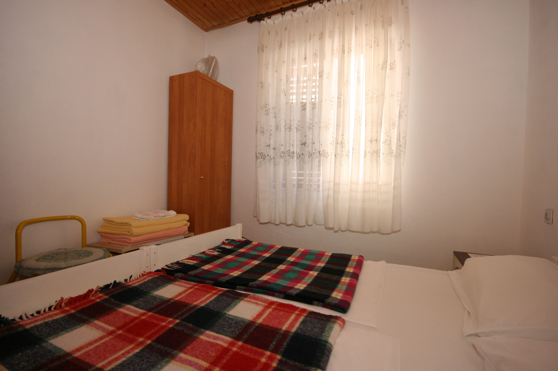 Three bedroom apartment near beach Starigrad, Paklenica  A-a