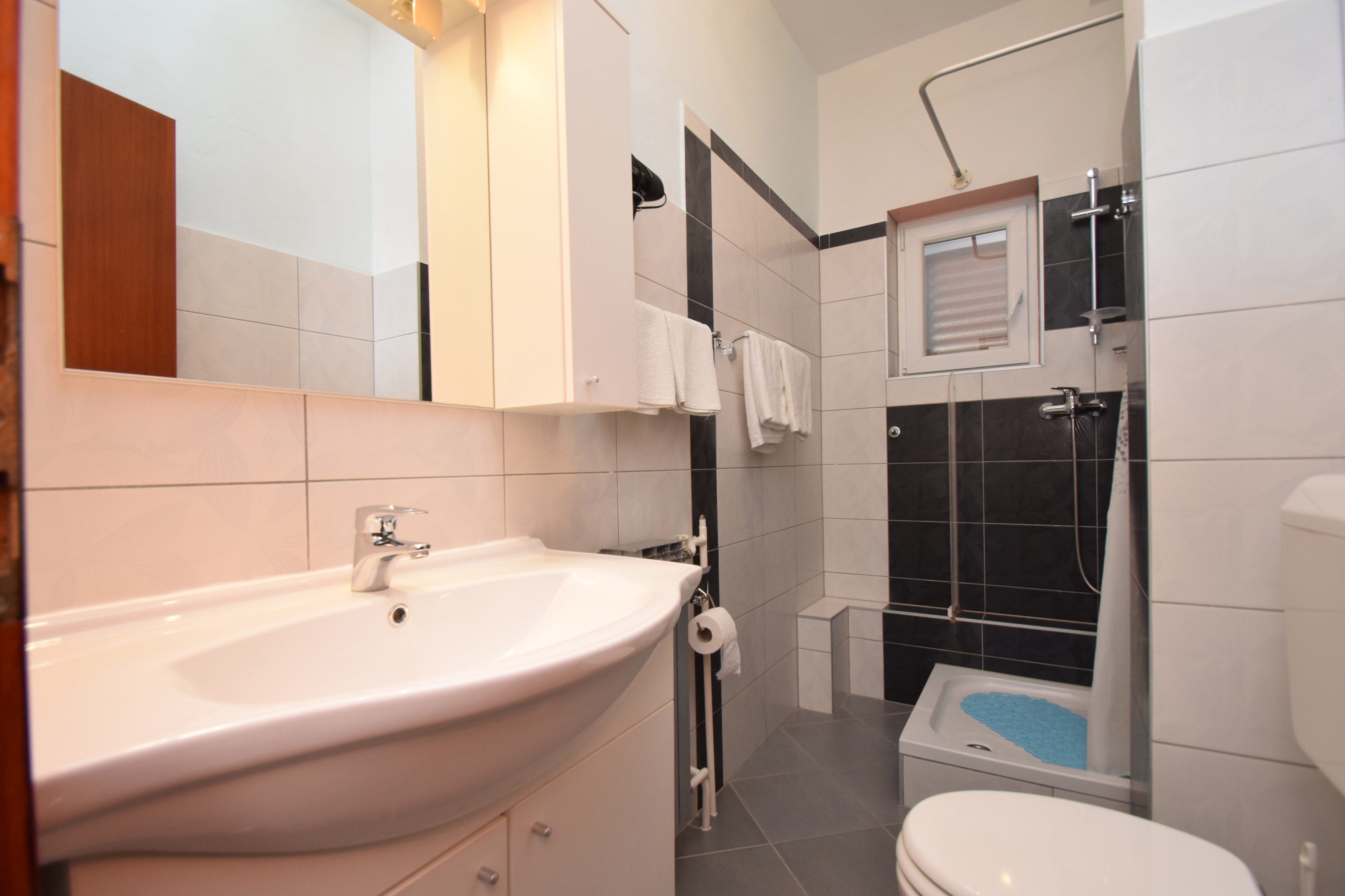 Four bedroom apartment with terrace and sea view Starigrad, Paklenica  A-a