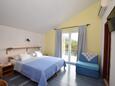 Starigrad, Bedroom in the apartment, air condition available and WiFi.