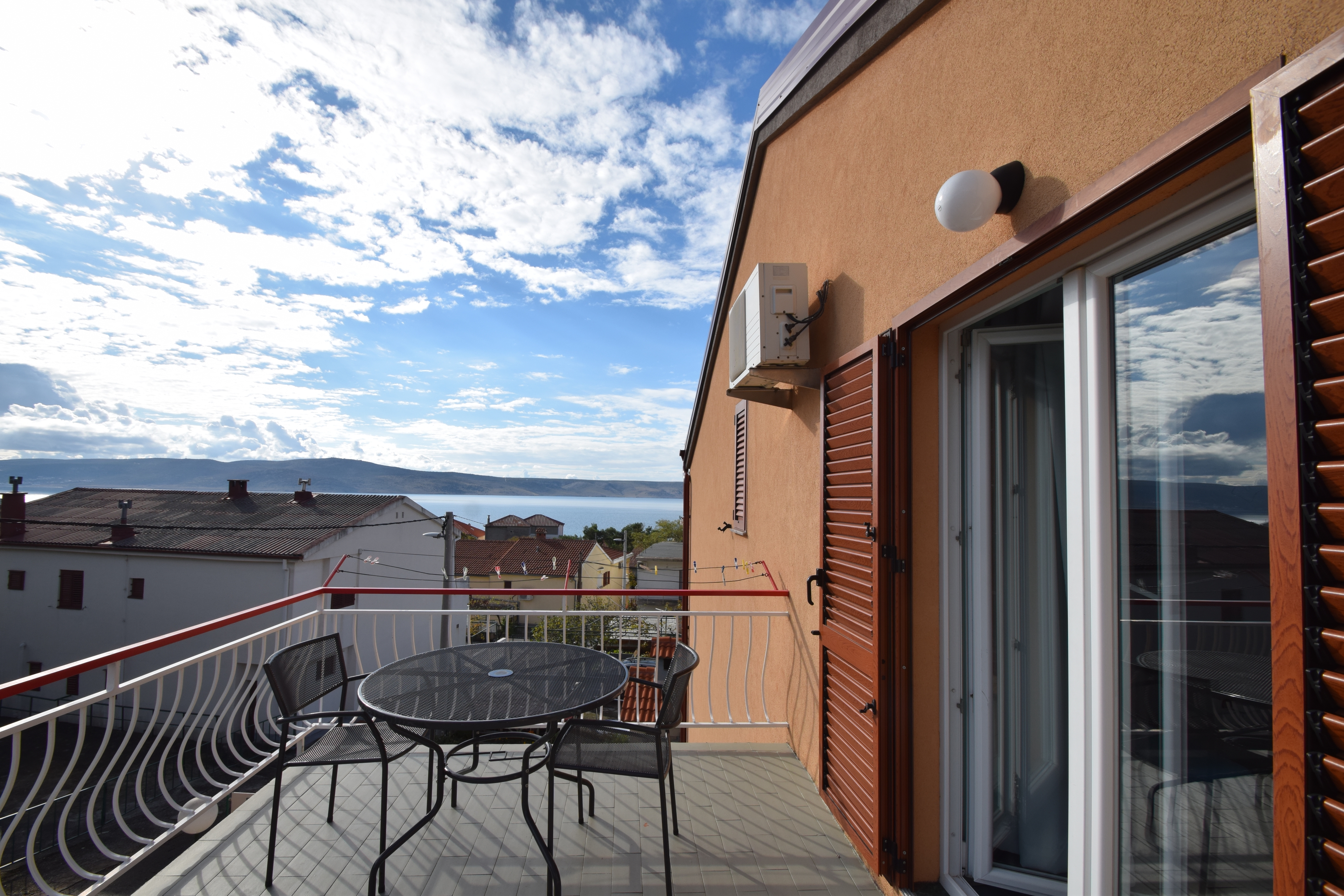 One bedroom apartment with terrace and sea view Starigrad, Paklenica (A-6594-b)