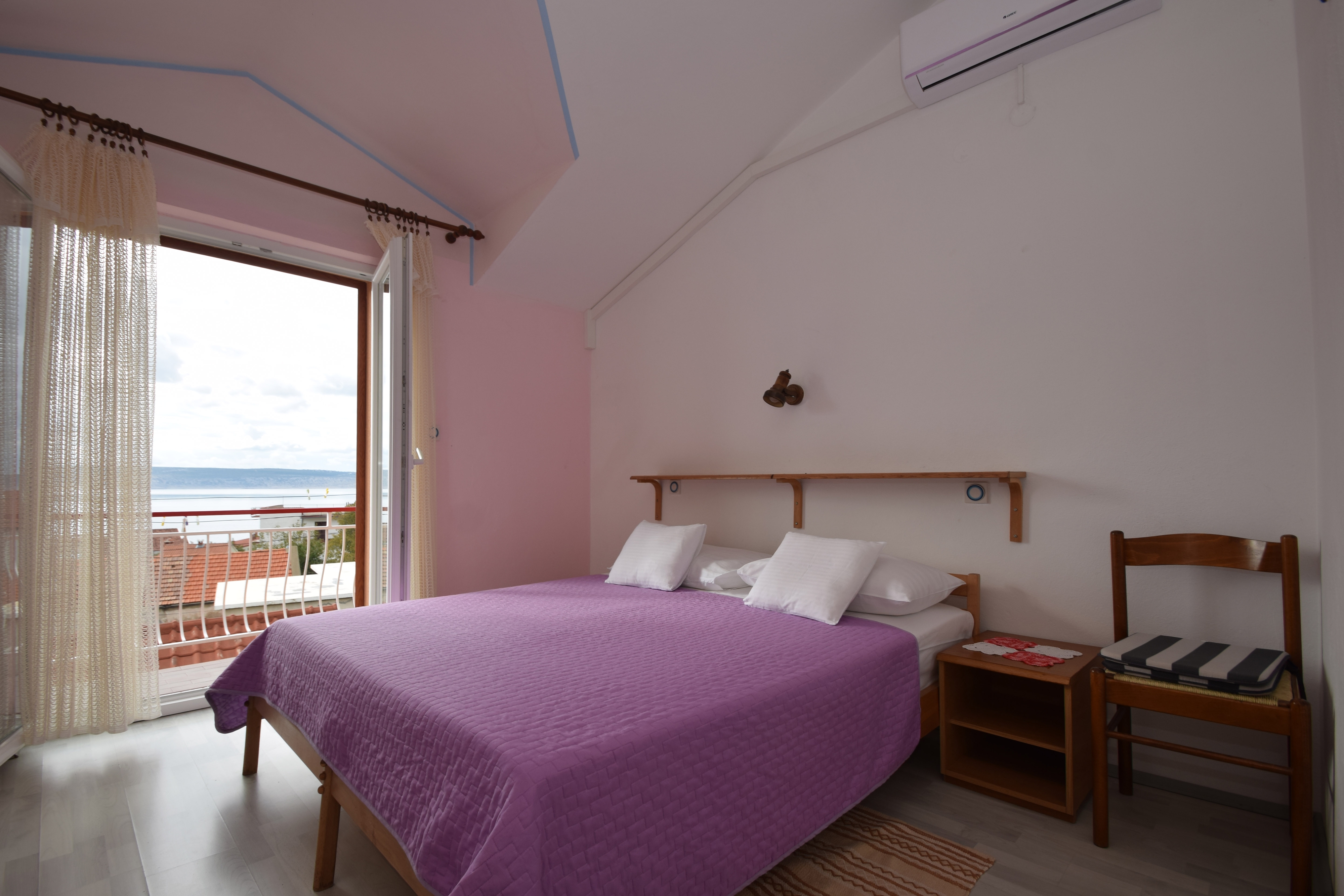 Room with balcony and sea view Starigrad, Paklenica (S-6594-c)