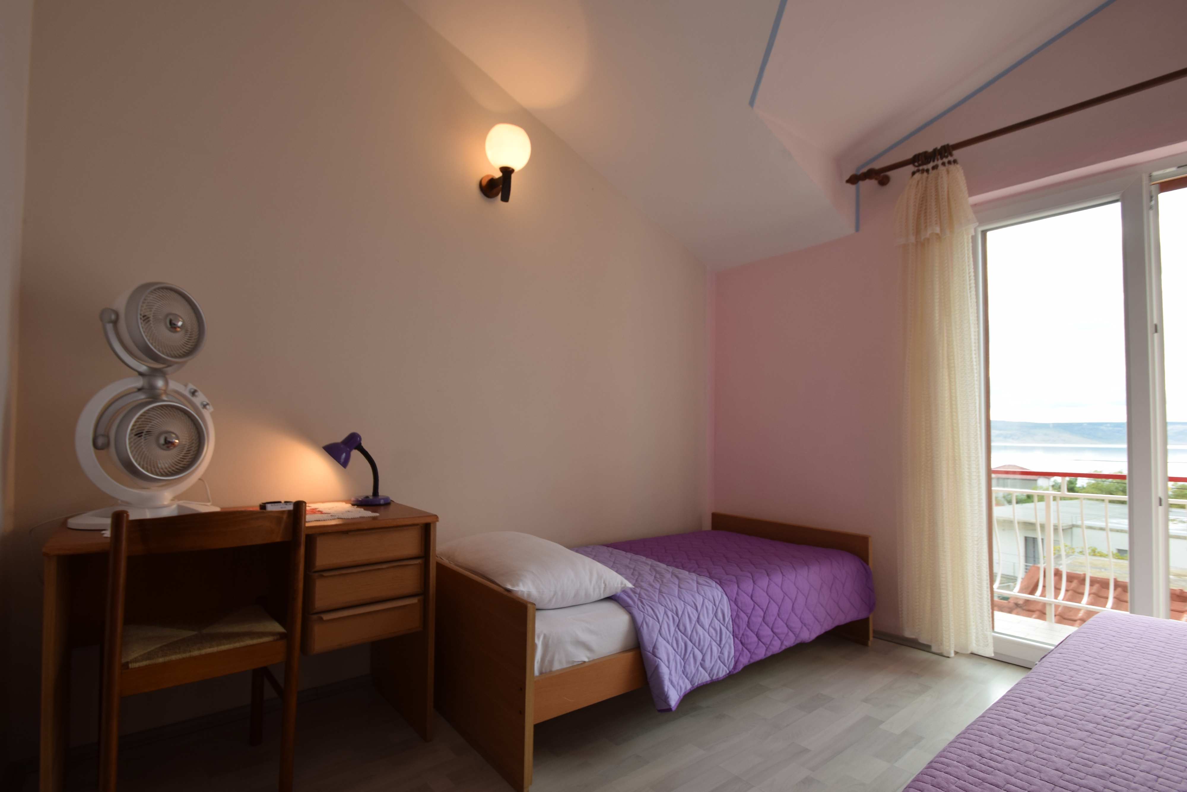 Room with balcony and sea view Starigrad, Paklenica (S-6594-c)