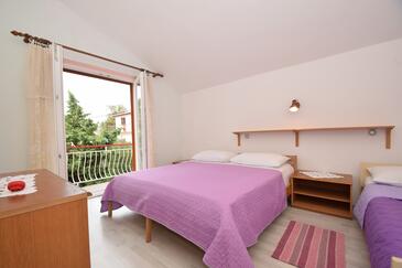 Starigrad, Dormitorio in the room, air condition available y WiFi.