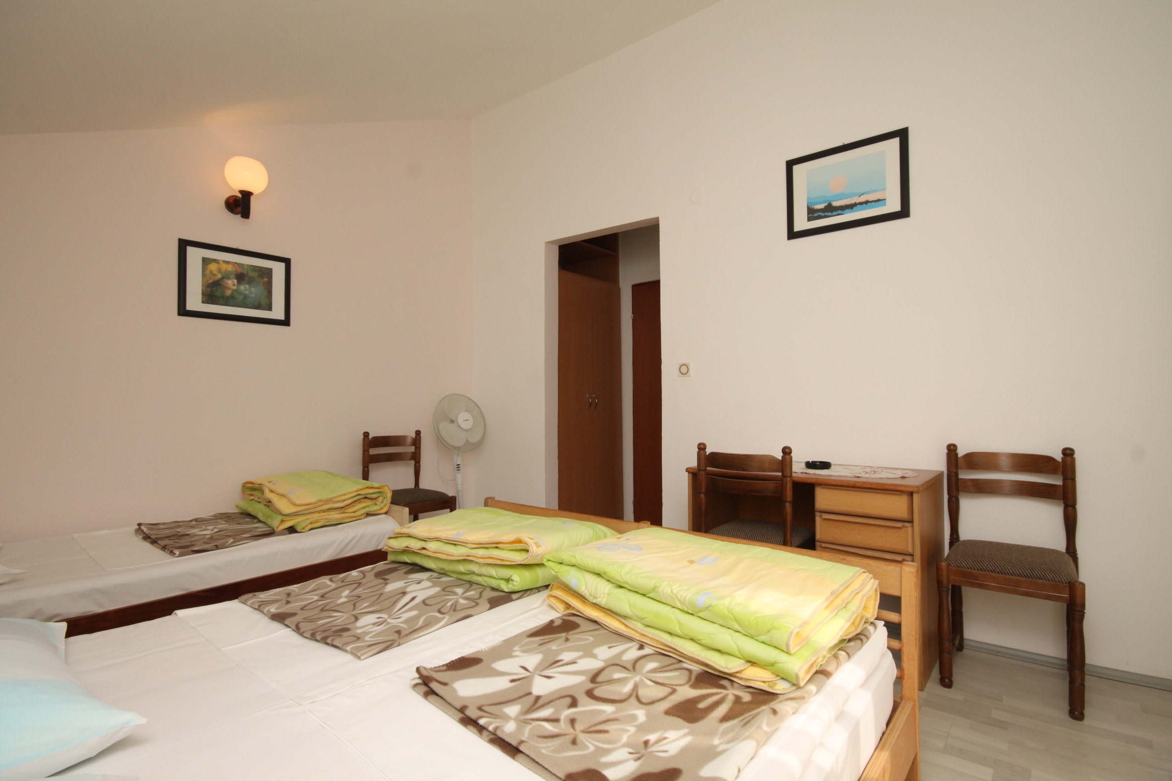 Room with balcony and sea view Starigrad, Paklenica (S-6594-d)