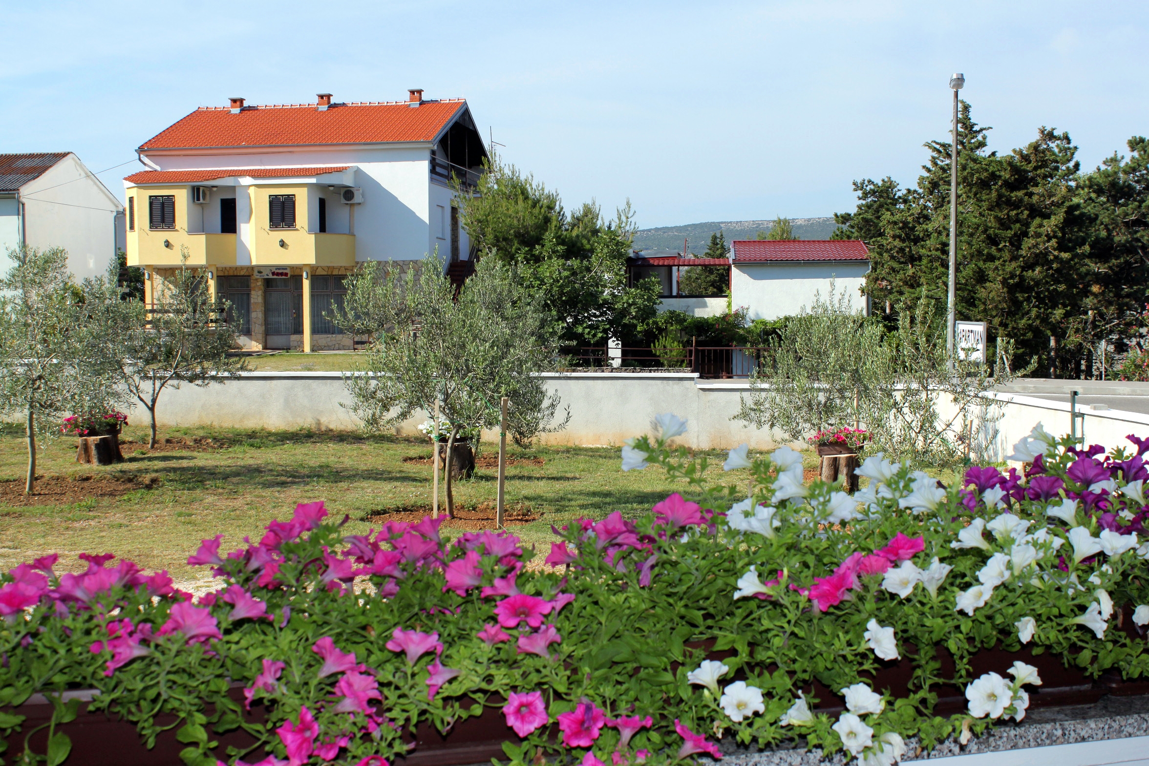One bedroom apartment with terrace Seline, Paklenica  A-a