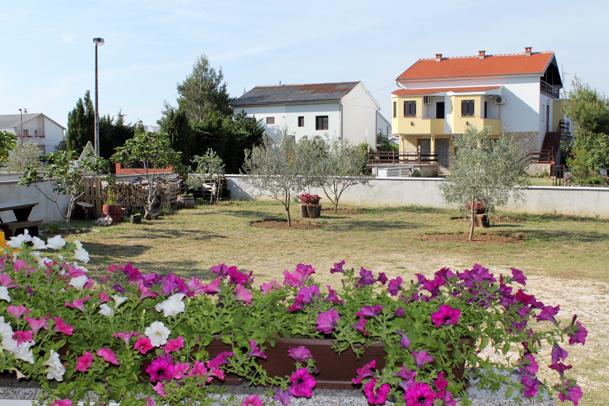 One bedroom apartment with terrace Seline, Paklenica  A-b