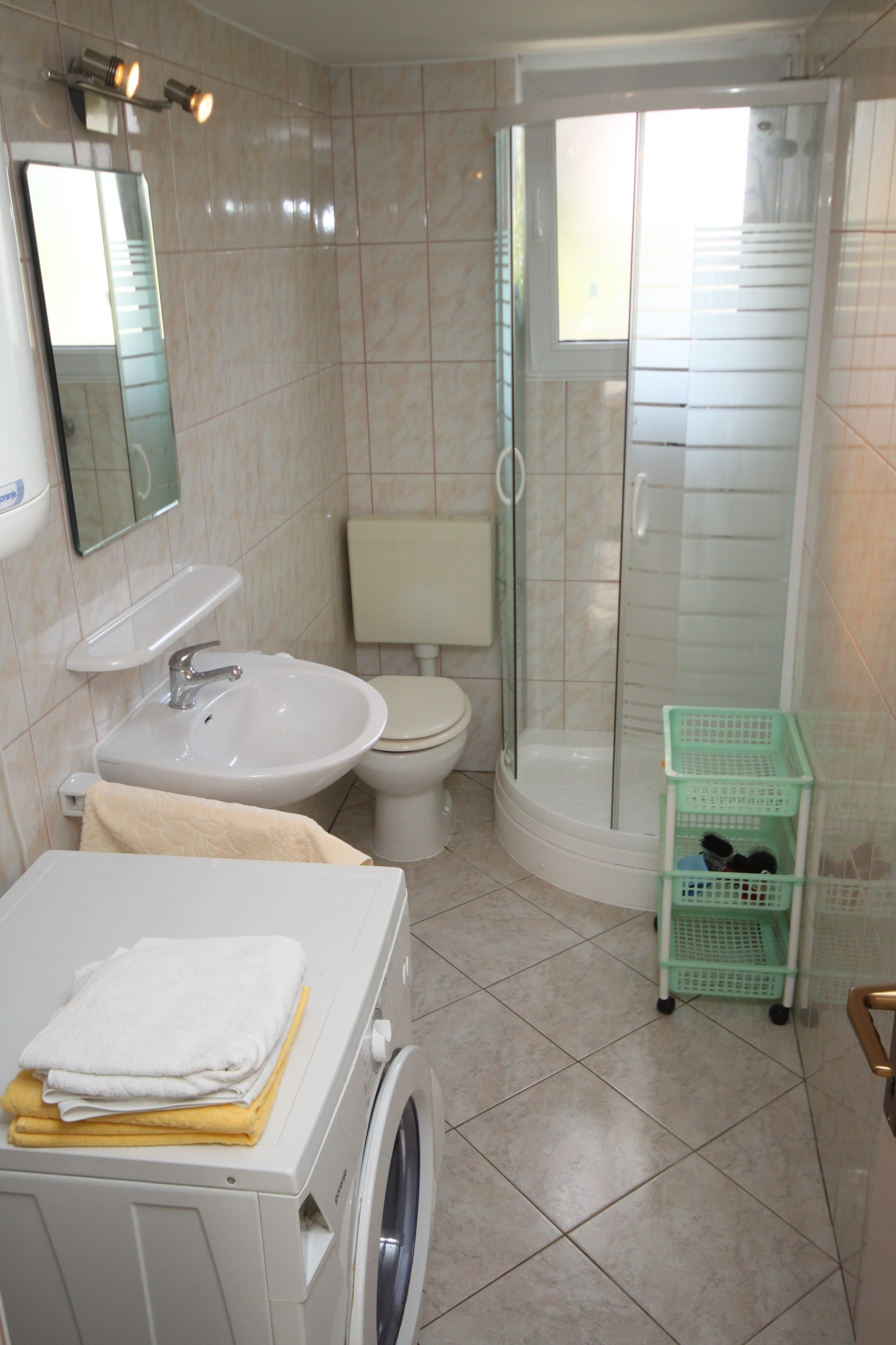 Two bedroom apartment with terrace Seline, Paklenica  A-a