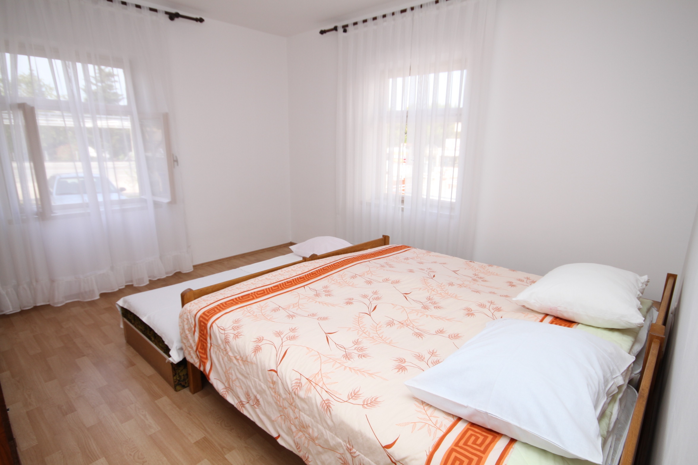 Two bedroom apartment with terrace Seline, Paklenica  A-a