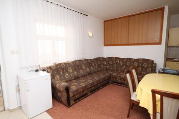 Seline, Living room in the apartment, air condition available and WiFi.