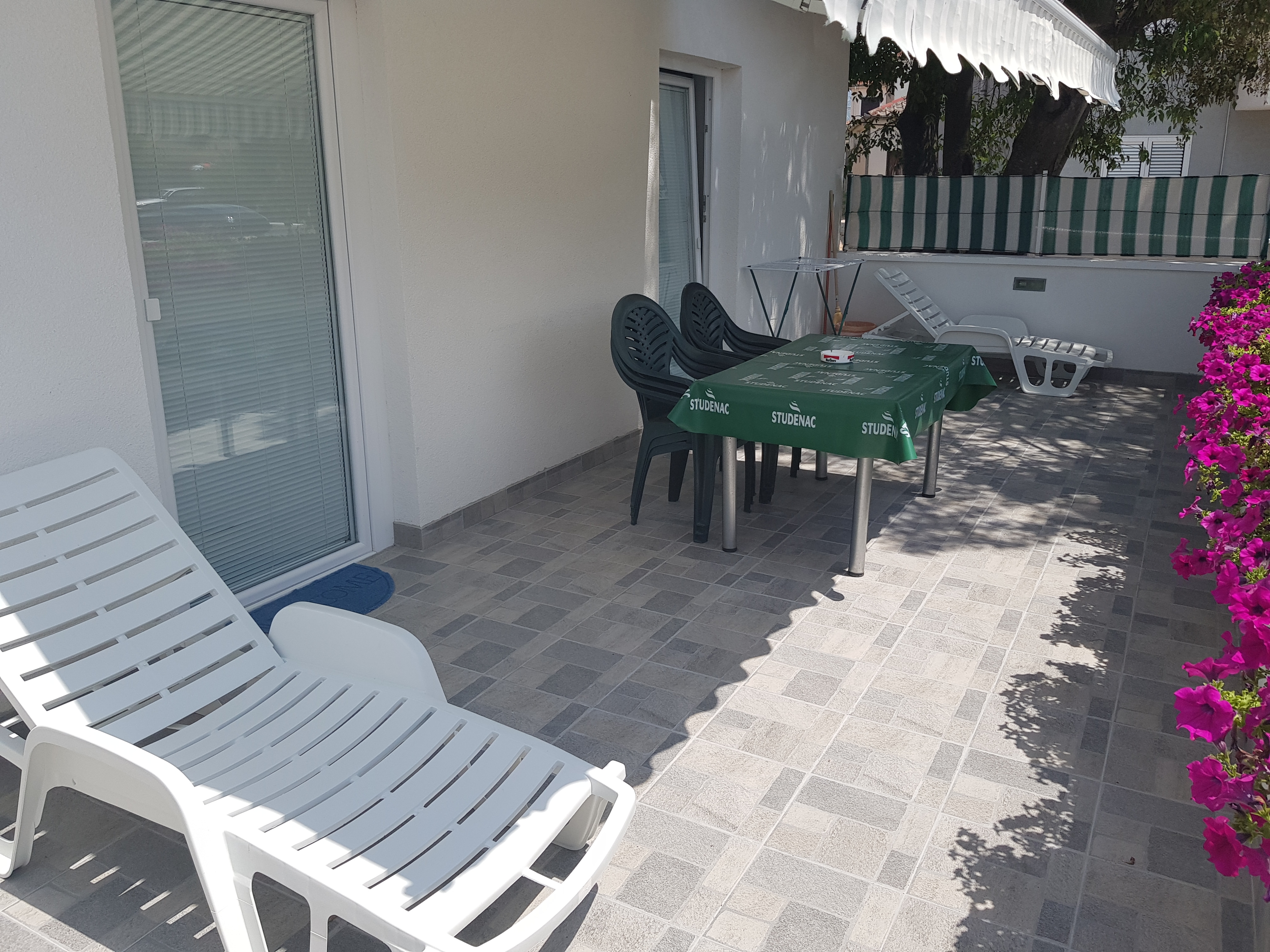 Dvosobni apartman s terasom Seline, Paklenica  A-a