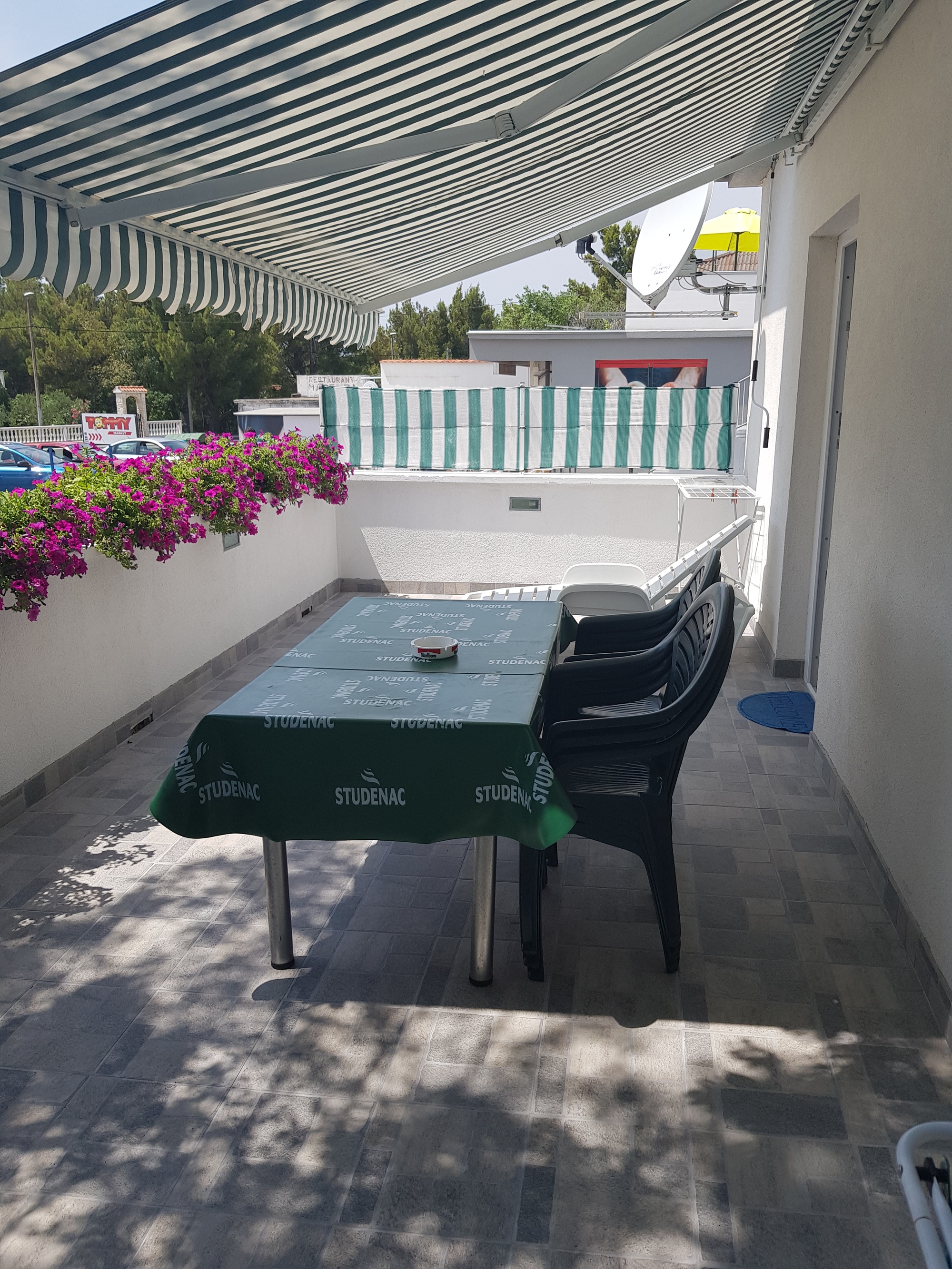 Two bedroom apartment with terrace Seline, Paklenica  A-a