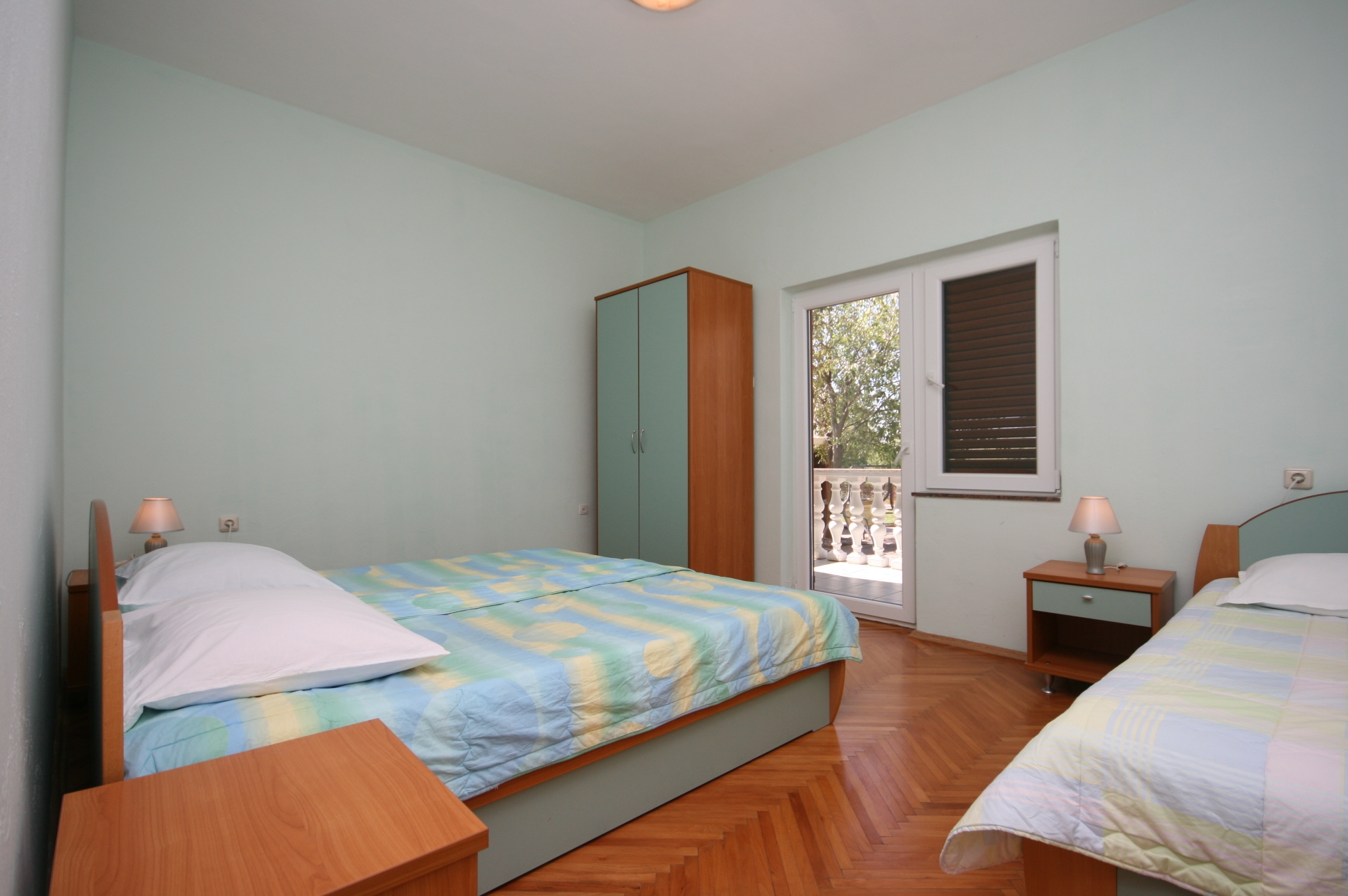Three bedroom apartment with terrace Starigrad, Paklenica  A-a