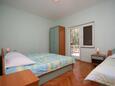 Ložnice 1 Starigrad, Ložnice 1 v ubytování typu apartment, s klimatizací a WiFi.