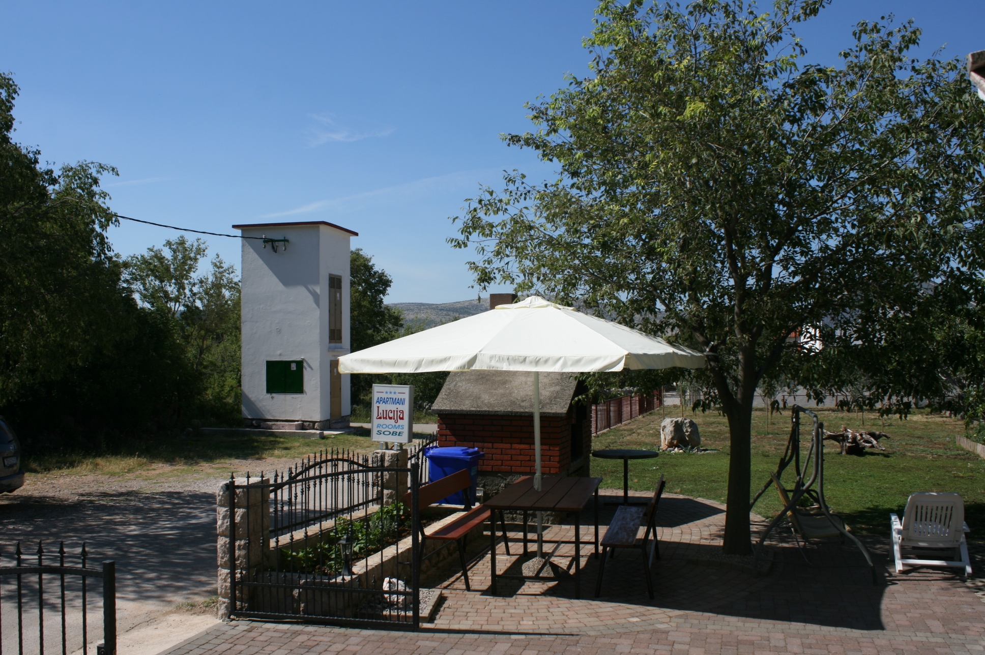 Three bedroom apartment with terrace Starigrad, Paklenica  A-a