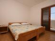 Starigrad, Bedroom 1 in the apartment, air condition available and WiFi.