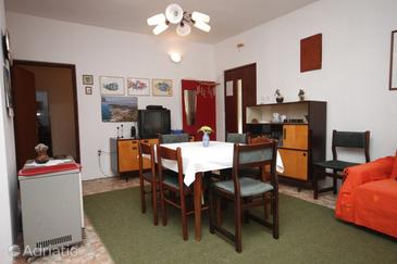 Dining room Vrsi - Mulo, Dining room in the apartment.