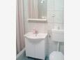Ванная комната Starigrad, Ванная комната в размещении типа apartment, Домашние животные допускаются и WiFi.