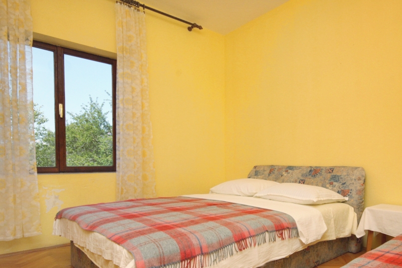 One bedroom apartment with terrace and sea view Starigrad, Paklenica (A-6623-g)