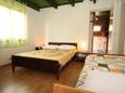 Ložnice 1 Starigrad, Ložnice 1 v ubytování typu apartment, domácí mazlíčci povoleni a WiFi.