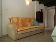 Starigrad, Jídelna v ubytování typu apartment, s klimatizací, domácí mazlíčci povoleni a WiFi.