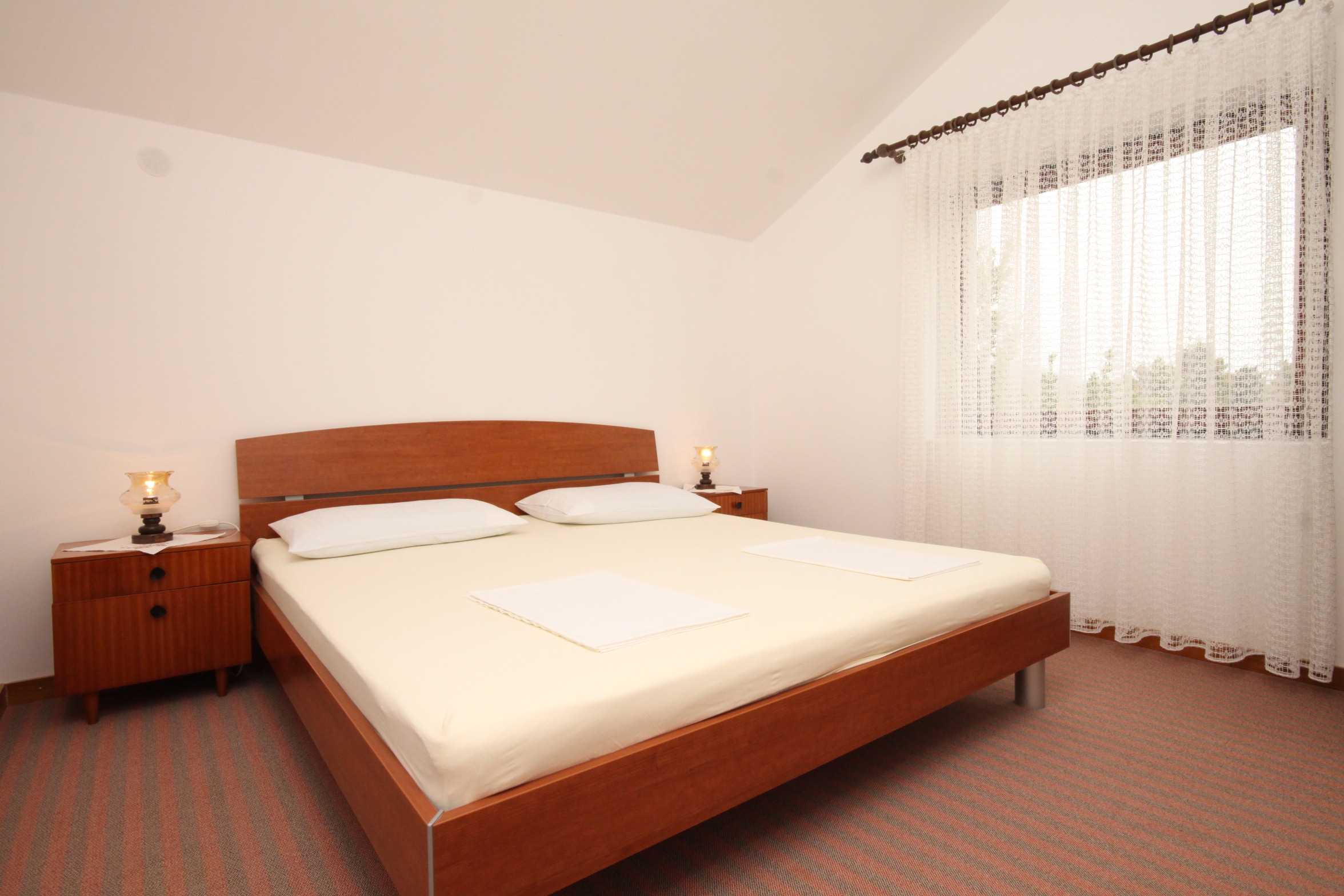 One bedroom apartment with balcony and sea view Starigrad, Paklenica (A-6627-b)