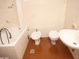 Ванная комната Starigrad, Ванная комната в размещении типа room, Домашние животные допускаются и WiFi.